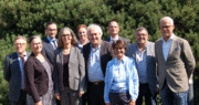 SHV Beitritt Podologen Juli Von li nach re, vorne: K. H. Kellermann (VPT), J. Polster (ZFD), U. Repschläger (Vors. SHV/IFK), H. C. Esser (GF SHV), U. Cüppers-Böhle (ZVK), W. Schränkler (DVE), M. Preibsch (ZVK); Von li nach re hinten: Dr. B. Pfadenhauer (IFK), M. Klüwer (VPT), A. Longreé (DVE)